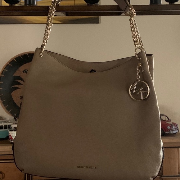 michael kors lillie large pebbled leather shoulder bag